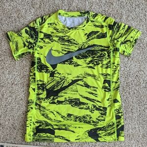 Nike Fri fitted shirt youth boys